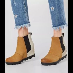 Sorel Waterproof JOAN OF ARCTIC WEDGE II CHELSEA Bootie Size 8